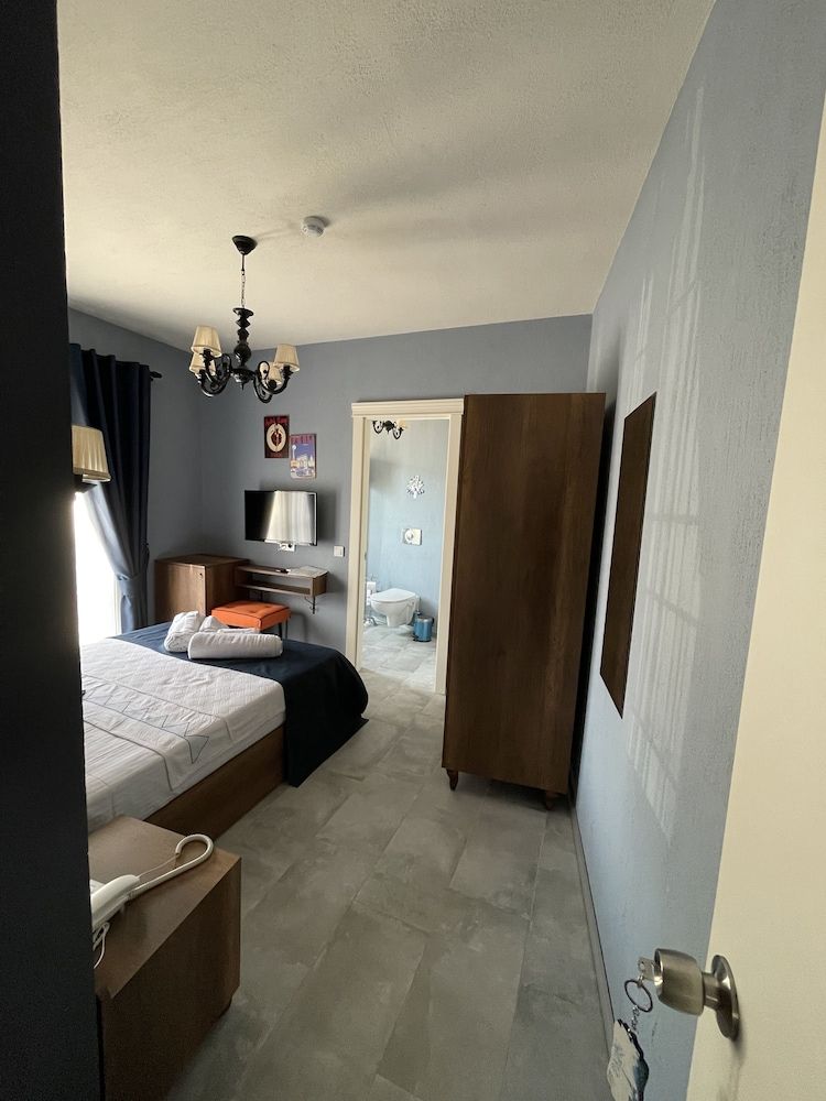 Cati Hotel Boutique Plus Comfort Double Room, 1 Double Bed, Hill View, Corner 2