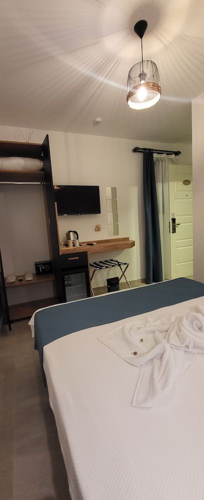 Picasso Suites Cesme Room 7