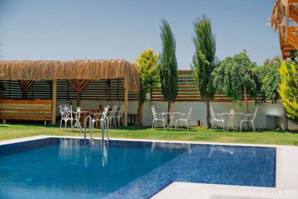 undefined Laradi Otel