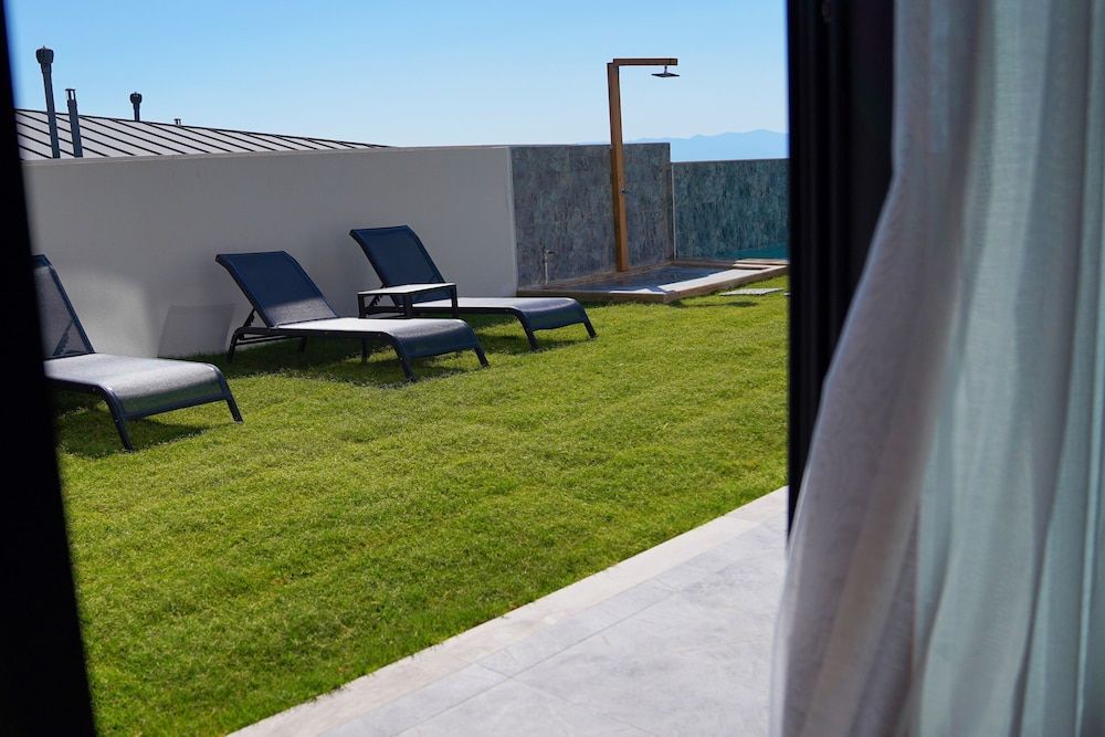 Nova Butik Hotel Deluxe Double Room, Balcony, Garden View 3