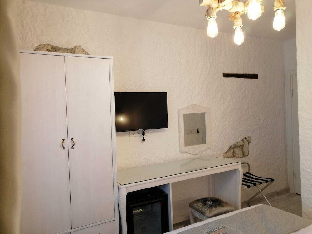 Kaktushan Otel Old Lady 4 8