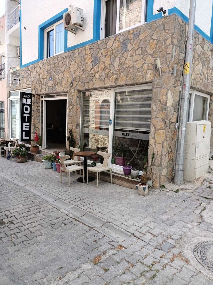 undefined Blue Otel 7