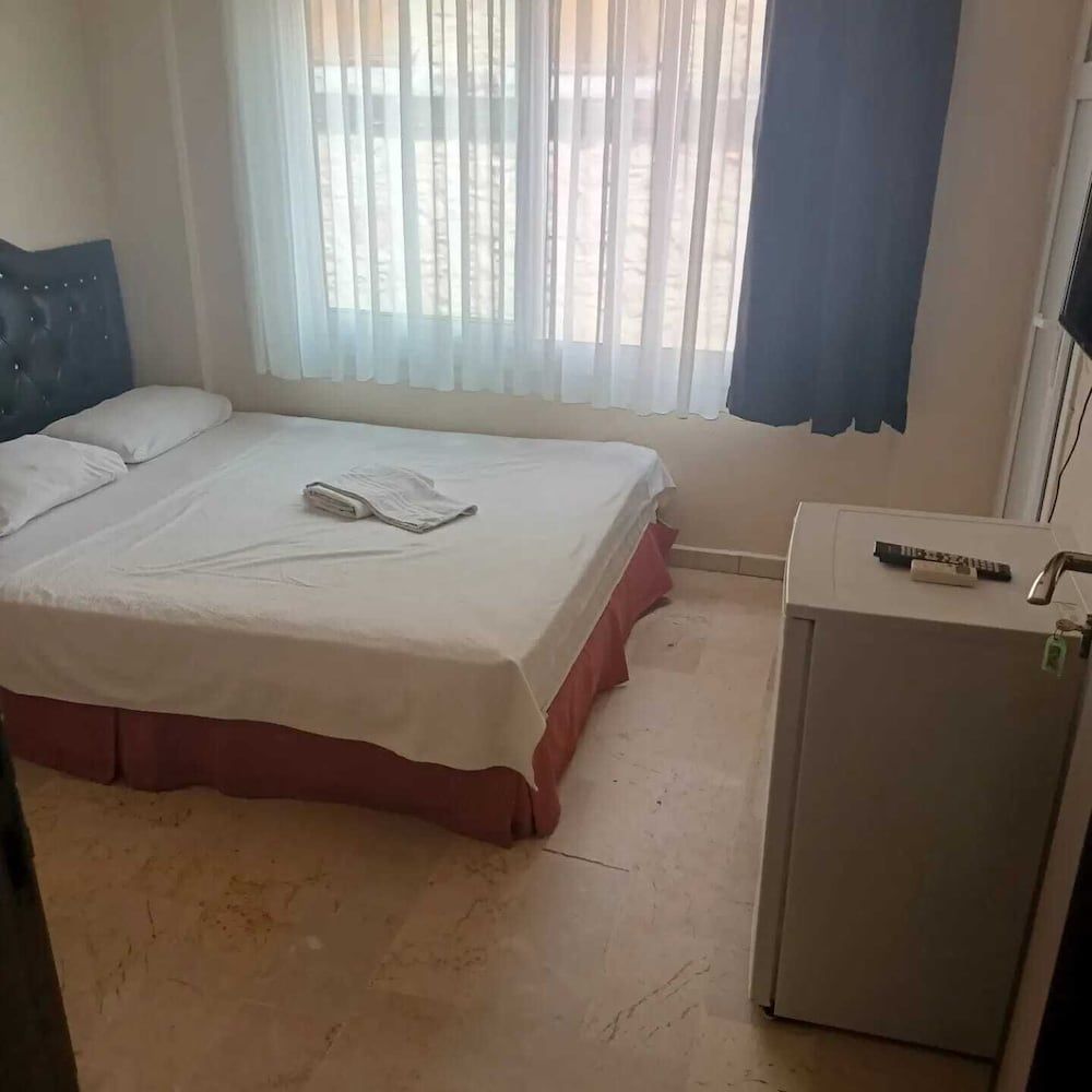 undefined Blue Otel 4