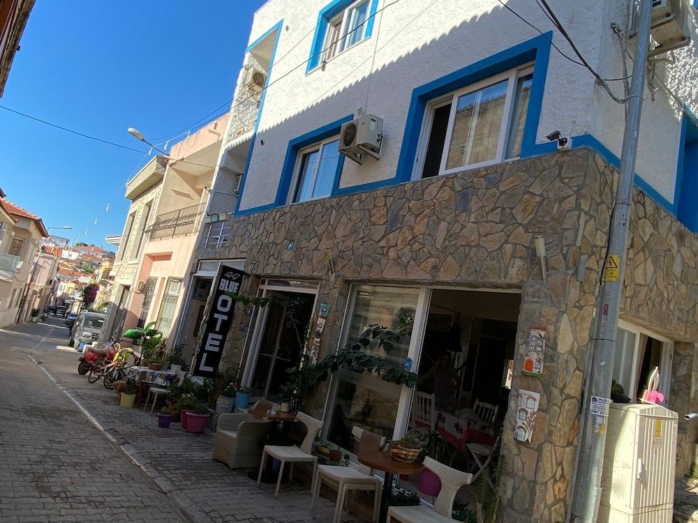 undefined Blue Otel 6