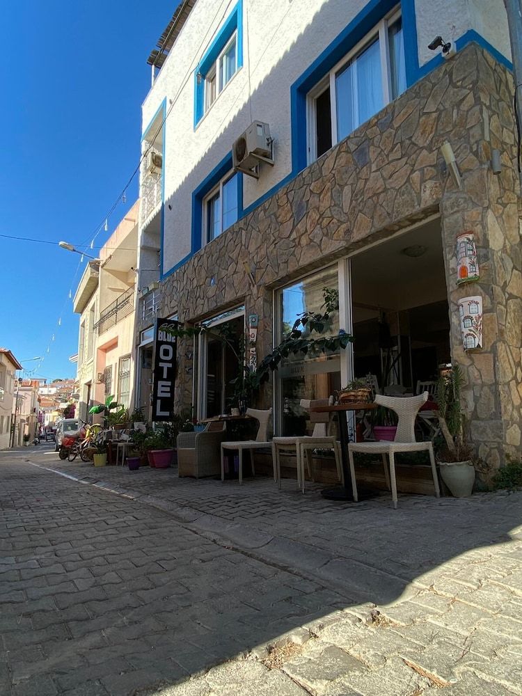 undefined Blue Otel 8