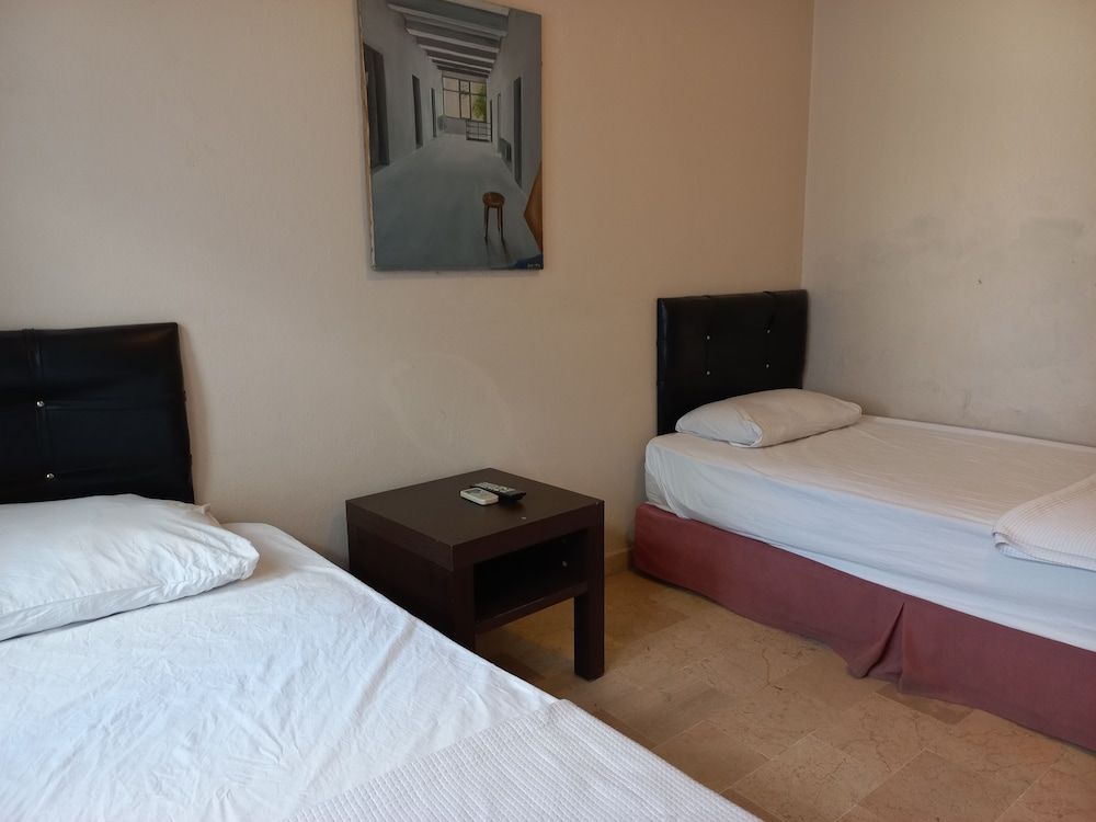 undefined Blue Otel 3