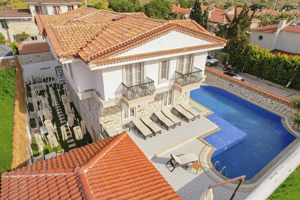 undefined The Fountain Hotel 3