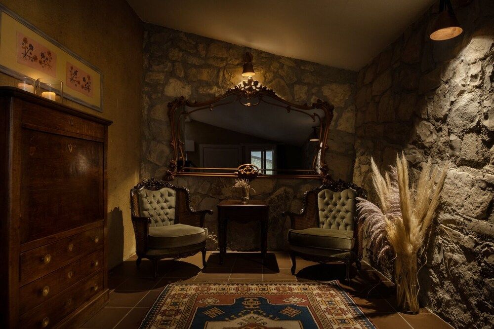 Manej Urla Baglantili Aile Odasi 8