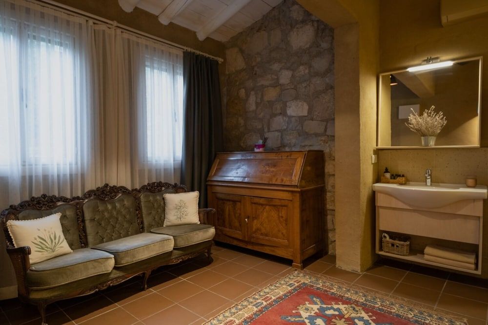 Manej Urla Junior Room 5