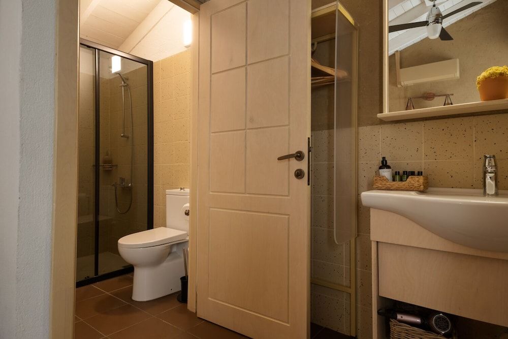 Manej Urla Deluxe Room 4