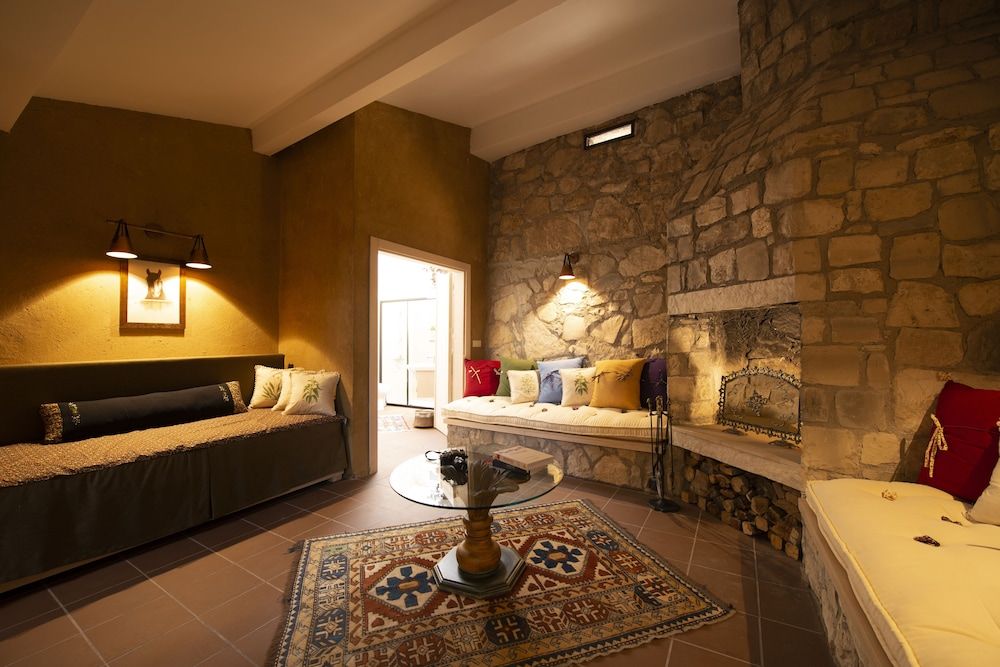 Manej Urla Baglantili Aile Odasi 3