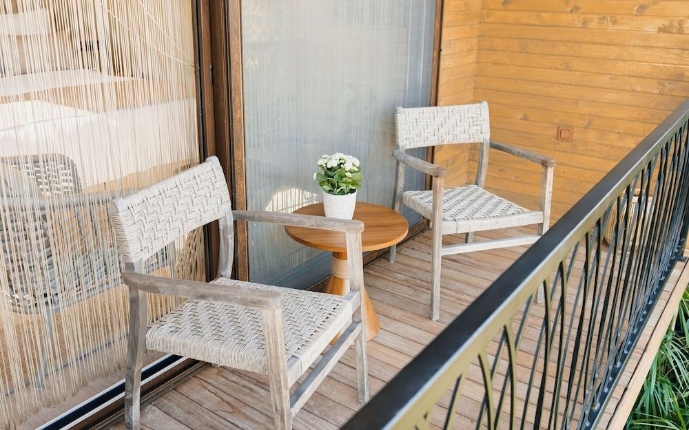 Exclusive Suite, Non Smoking, Pool View