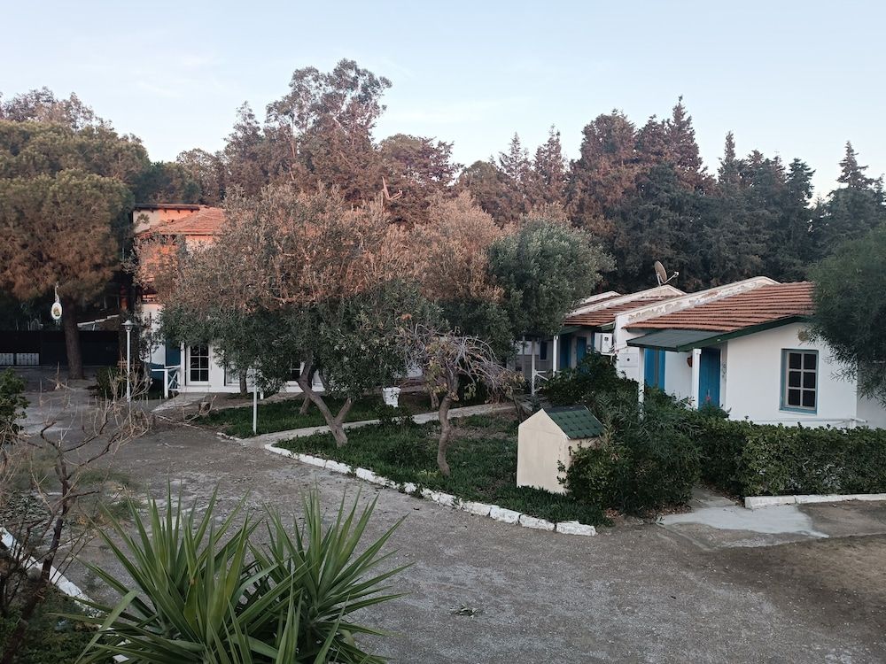 Teos Ormanci Tatil Koyu Garden Floor Back Side Eco Room 4 beds 3