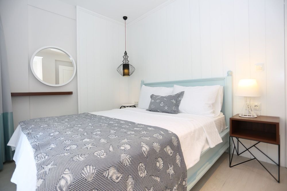 Alp Suites Pinehill Duplex, 3 Bedrooms, Garden View 2