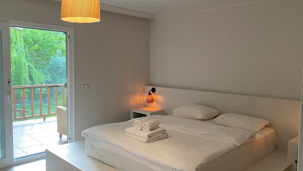 Bhavana Gokova Premium Double or Twin Room, 1 Bedroom, Patio, Garden View 2