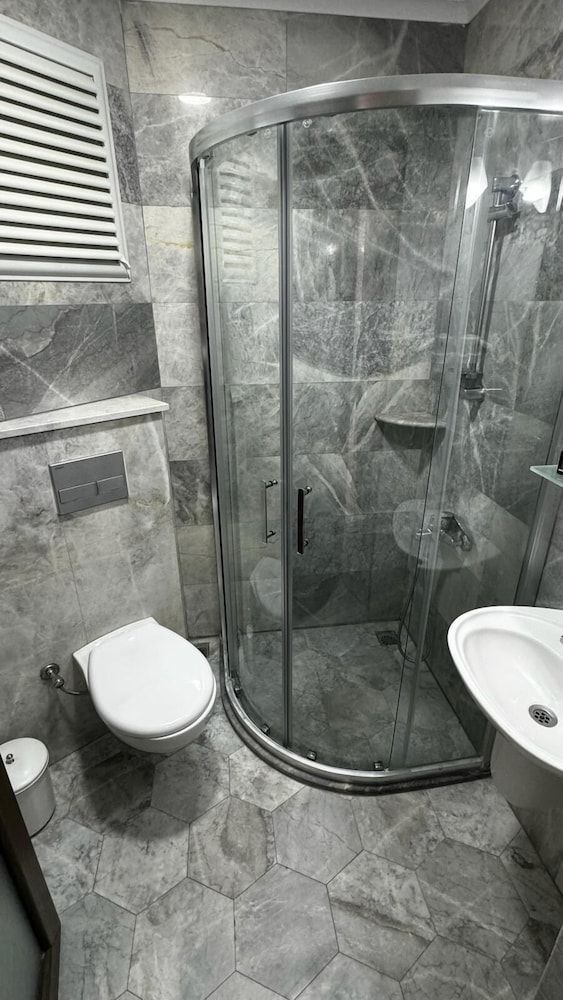 Gokova Hotel Basic Triple Room 4