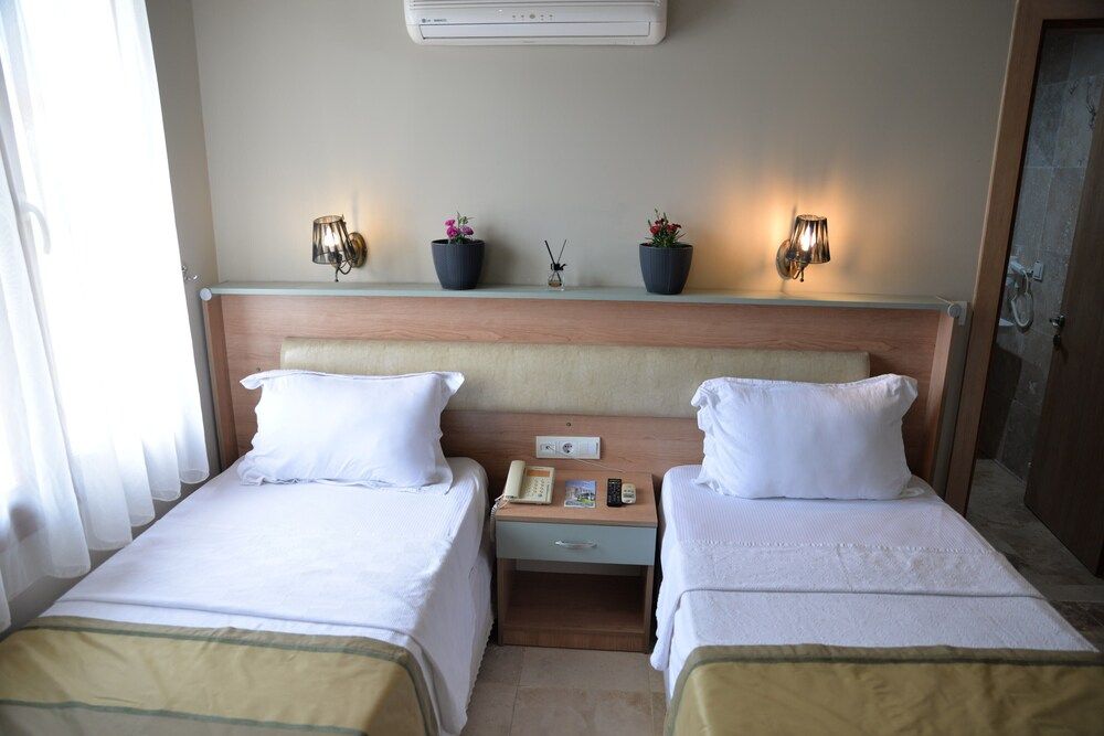 Ebruli Otel Cunda