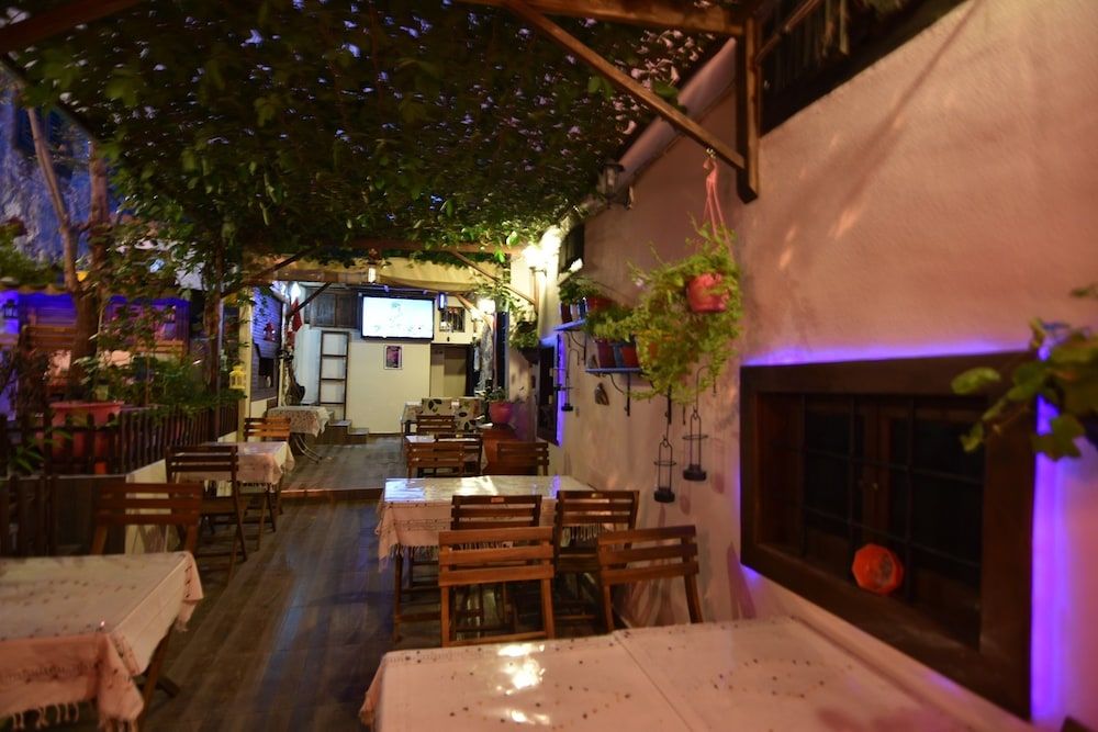 Antikhan Hotel