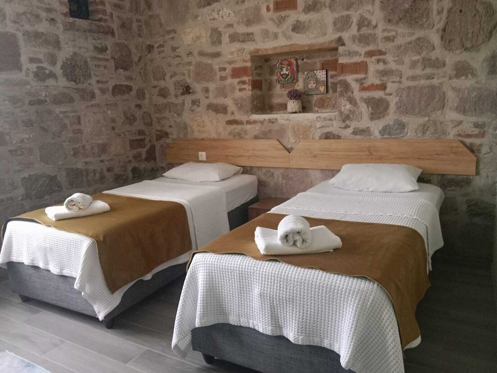 Hayat Alti Otel