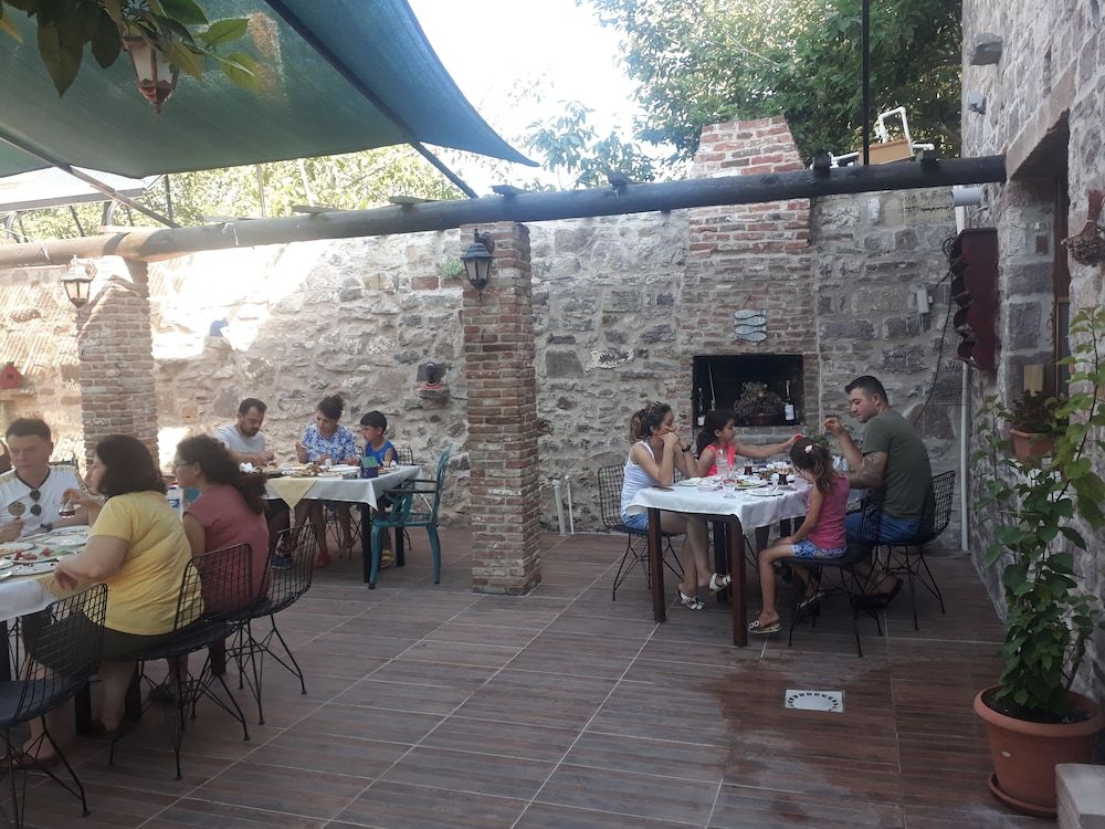 Hayat Alti Otel