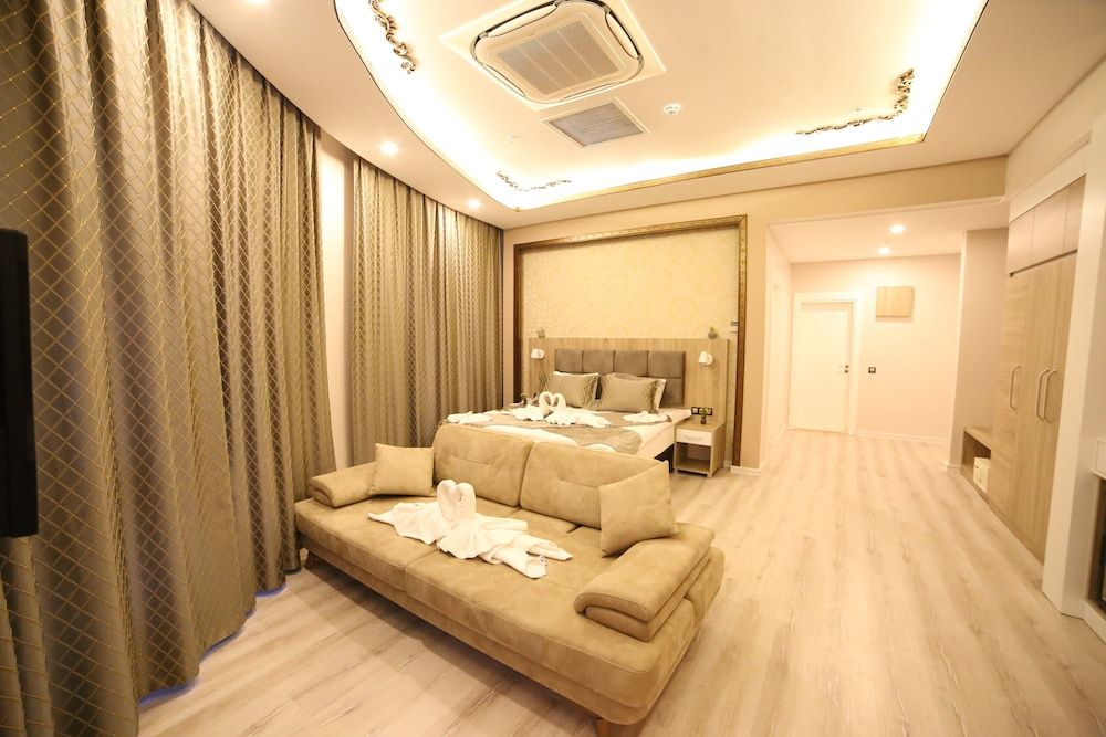 Deluxe Suite