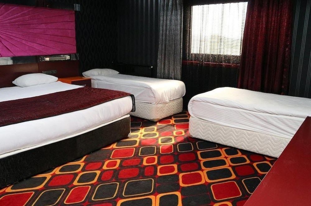 undefined Murat Otel 9