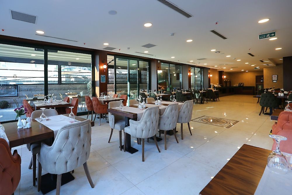 undefined Q Hotel 7
