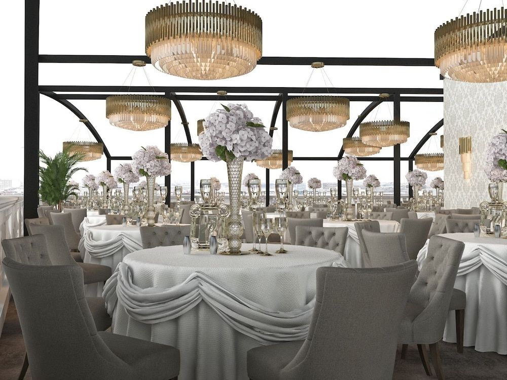 undefined Q Hotel 4