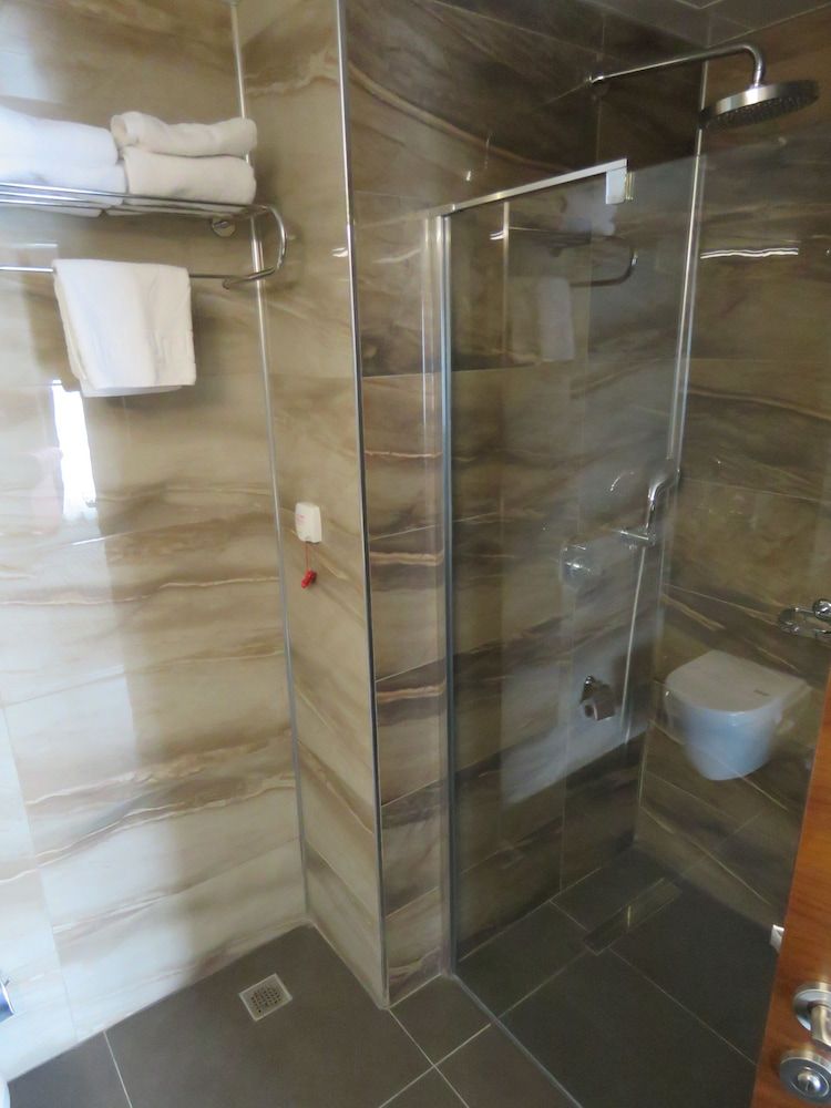 Q Hotel Standard Twin Room 4