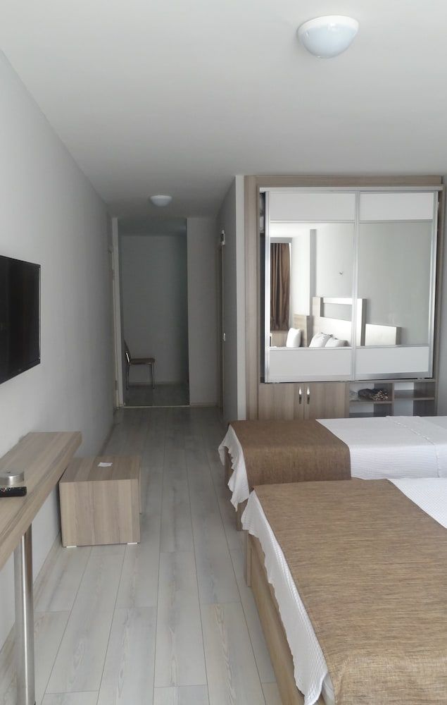 undefined Renq Hotel 6