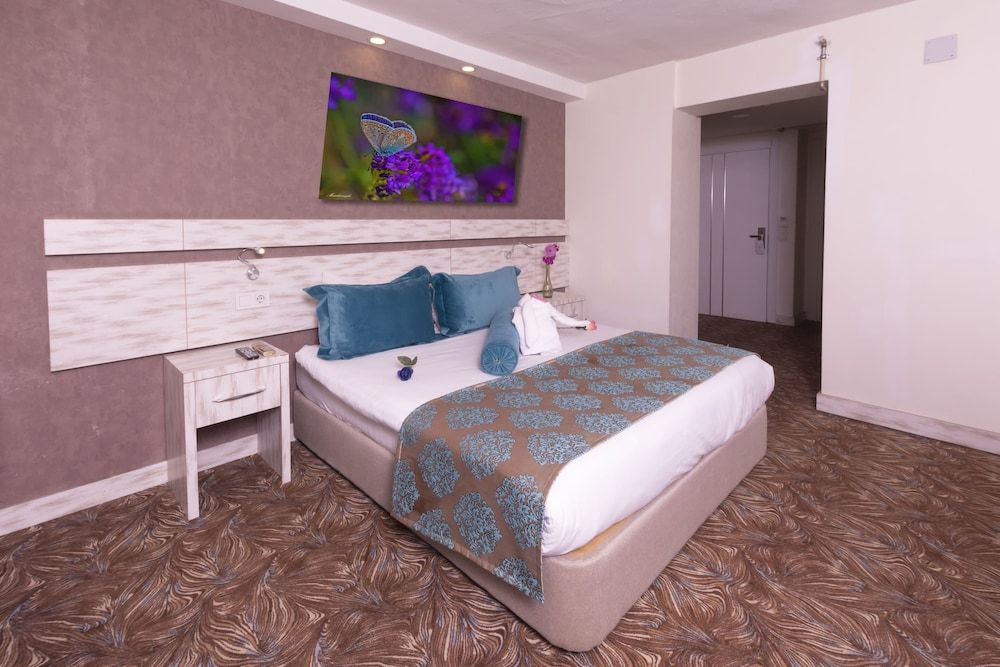 undefined Grand Seray 7