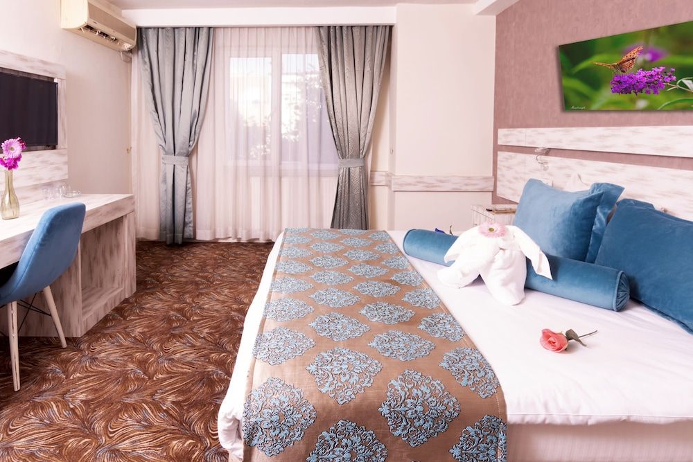 undefined Grand Seray 8