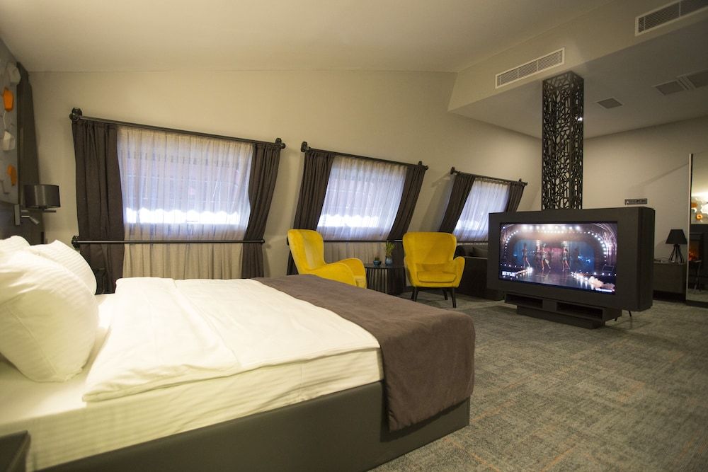 Junior Room, 1 Queen Bed, Non Smoking