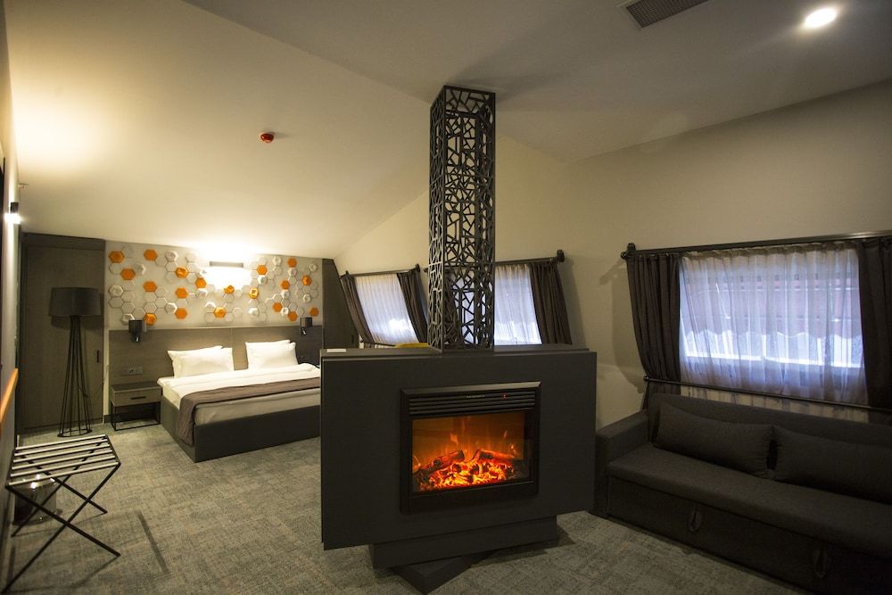Junior Room, 1 Queen Bed, Non Smoking