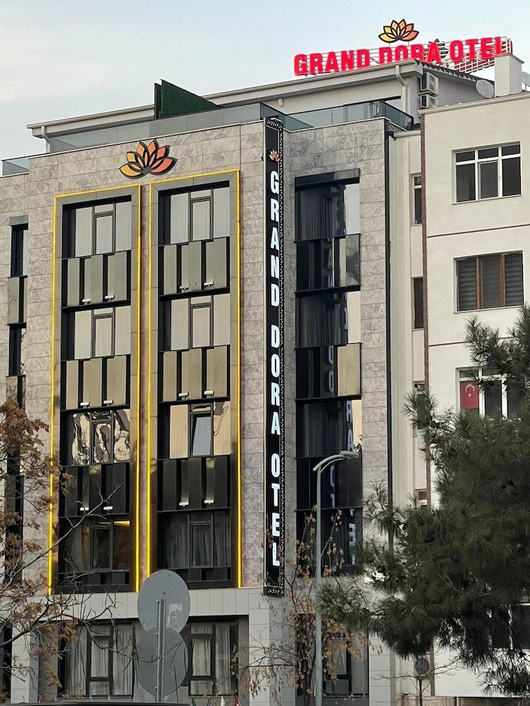 undefined Grand Dora Hotel 6