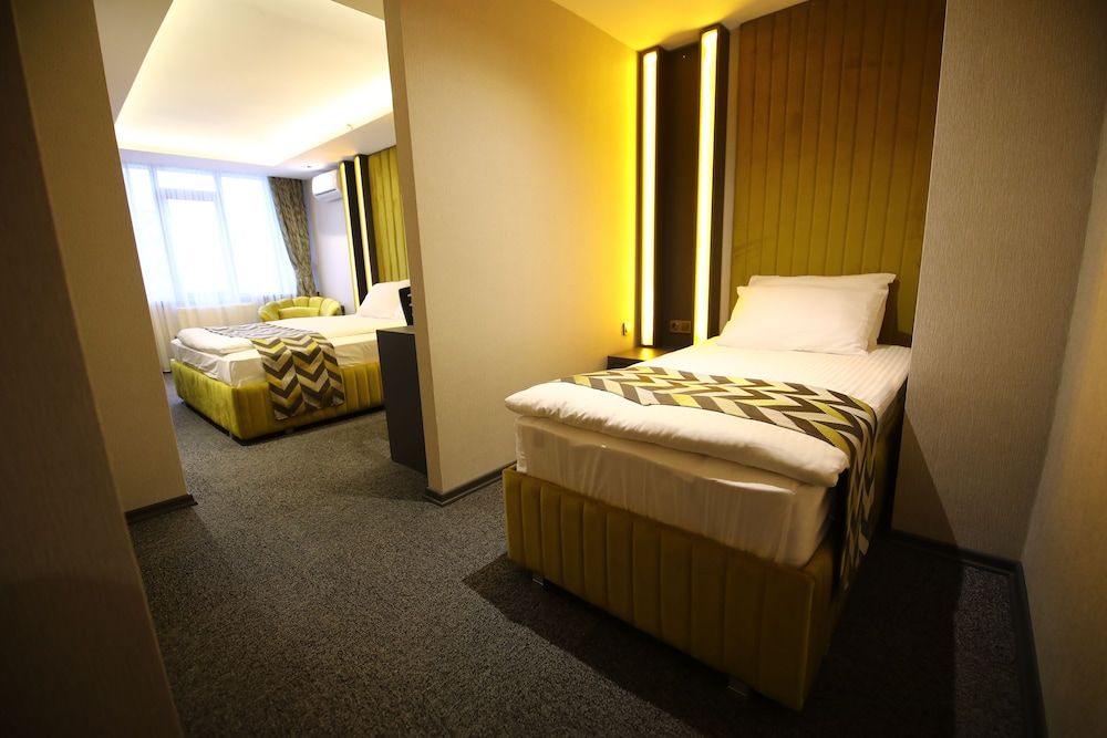 undefined Grand Dora Hotel 2