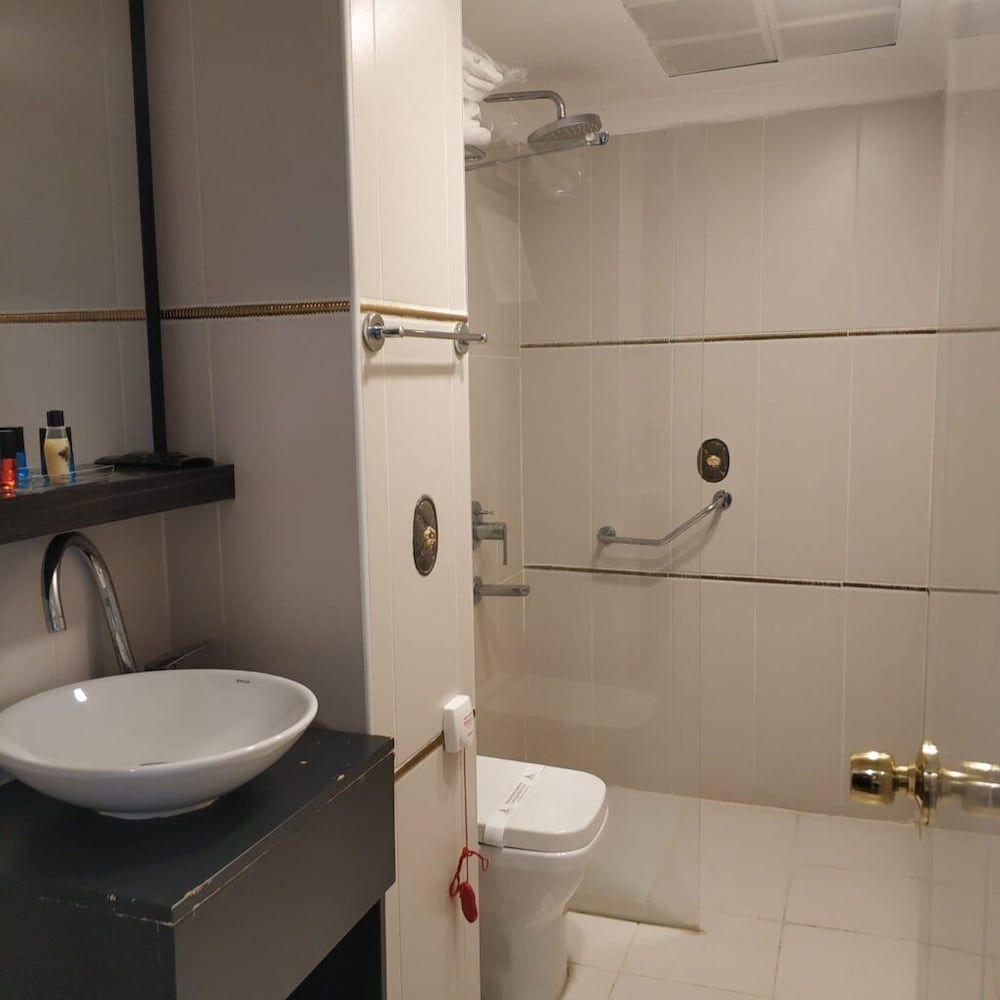 The Mara Palace Otel Family Quadruple Room 8