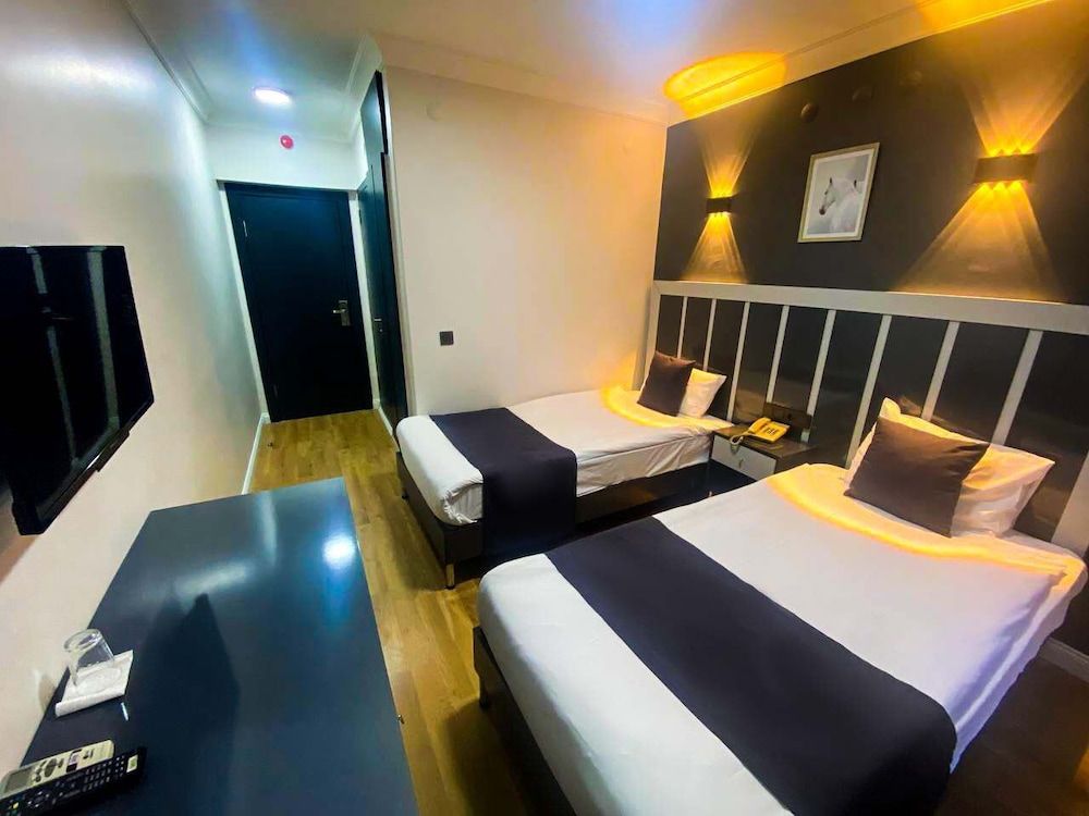 undefined RER HOTEL 5