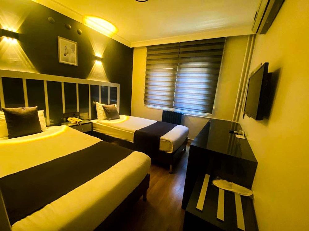 undefined RER HOTEL 4