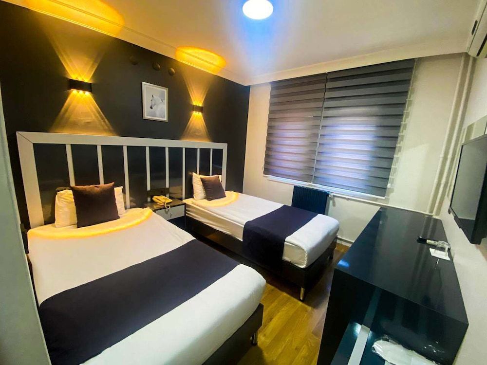 undefined RER HOTEL 8