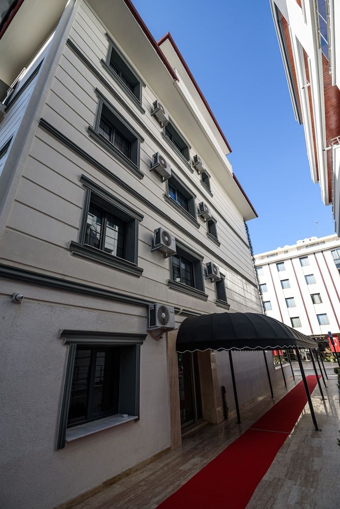 undefined DS Regulus Otel