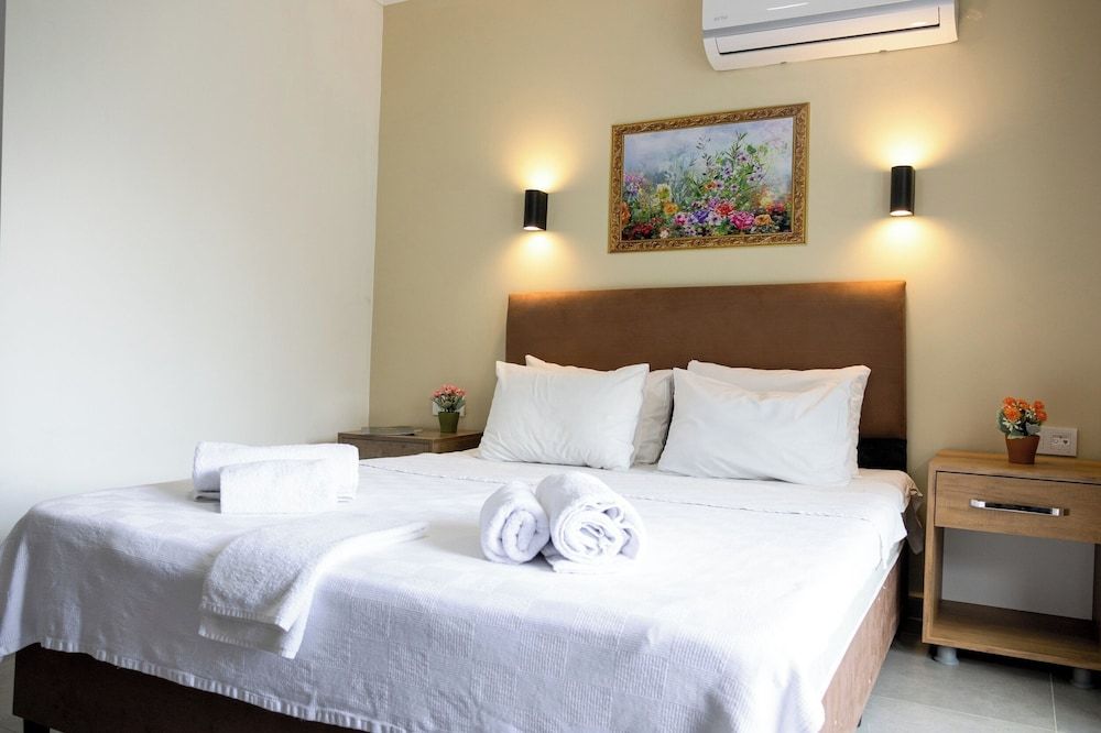 Basic Triple Room, Multiple Beds, Pool View