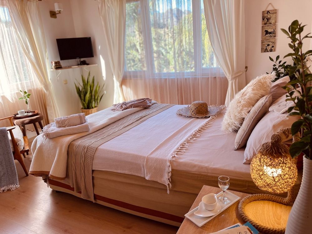 Superior Room, 1 Double Bed with Sofa bed, Non Smoking, Garden View