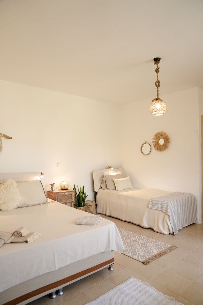 Family Room, Multiple Beds, Non Smoking, Garden View