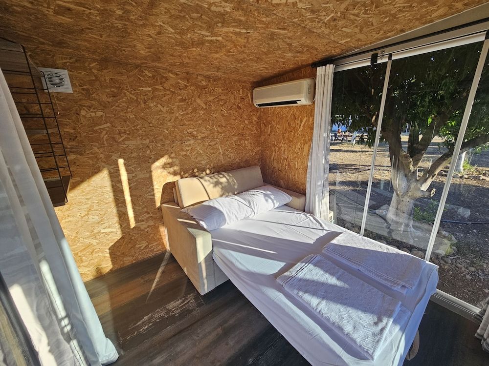 Economy Cabin