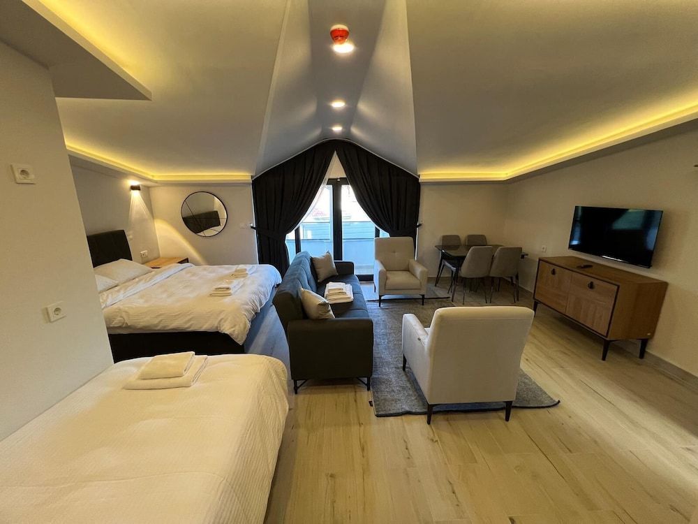 Jest Otel Family Quadruple Room