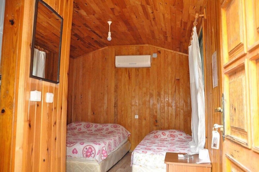 Bungalow (Triple)