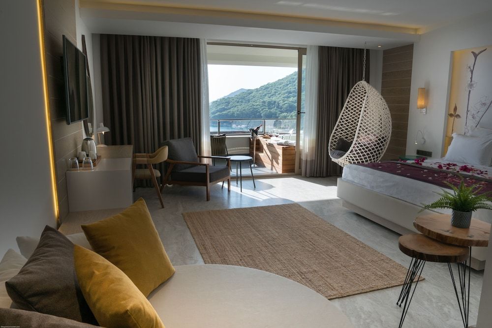 Honeymoon Room, Jetted Tub, Sea View