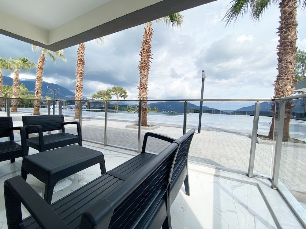 Standard Suite, 1 Bedroom, Balcony, Mountain View