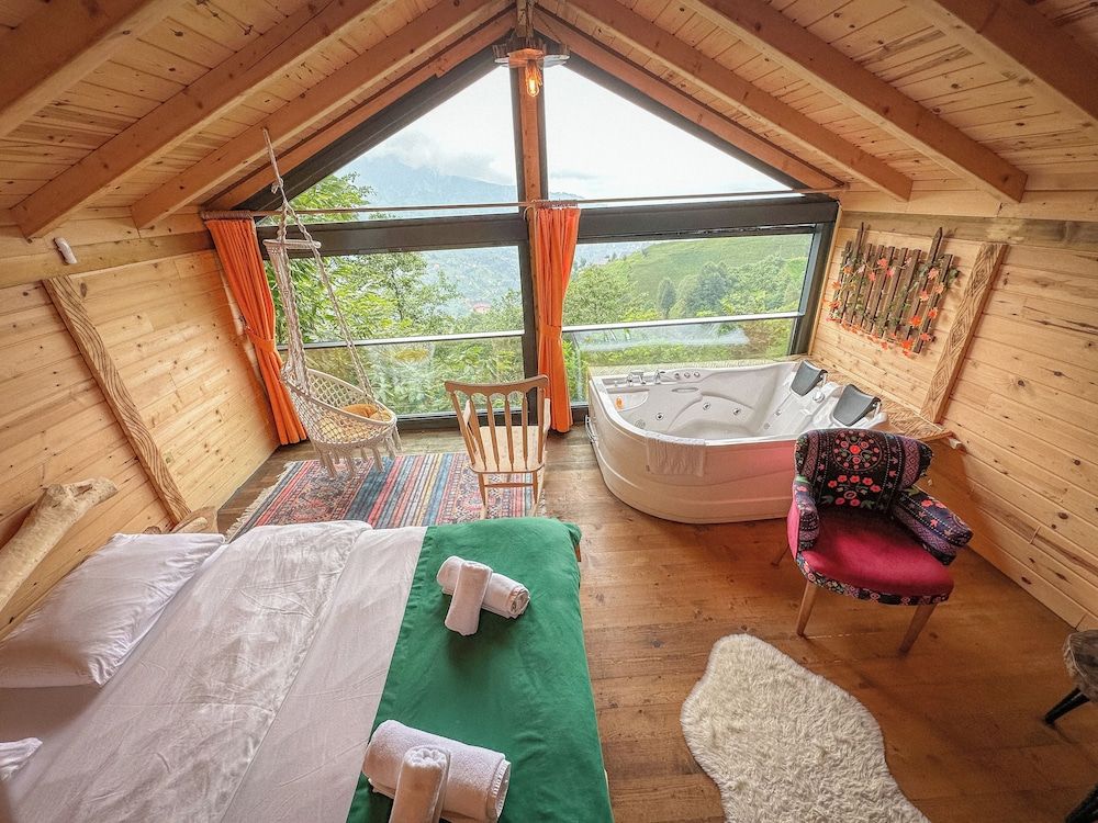 Luxury Bungalow with Jacuzzi-16